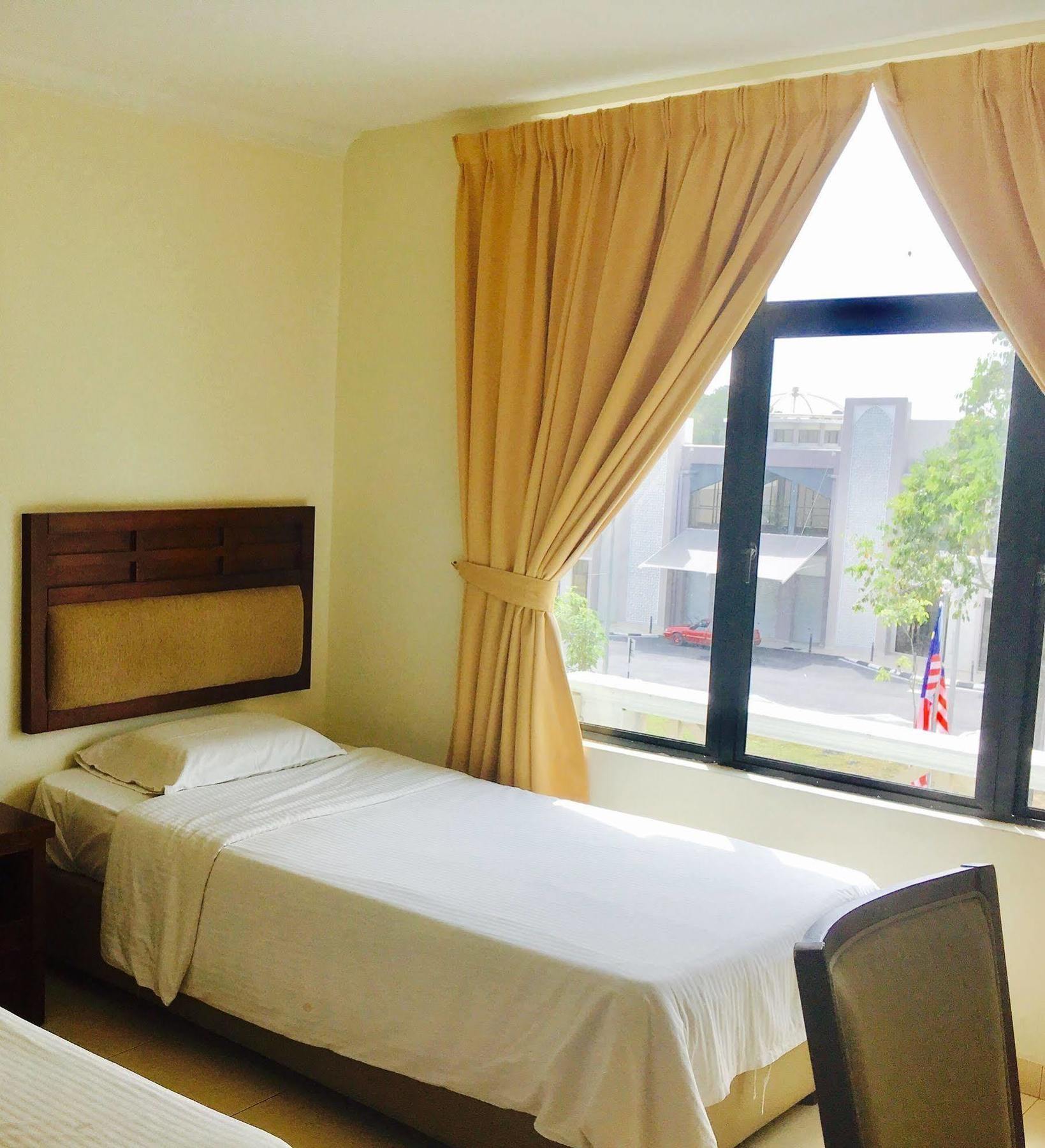 Sutera Hotel Seremban Esterno foto