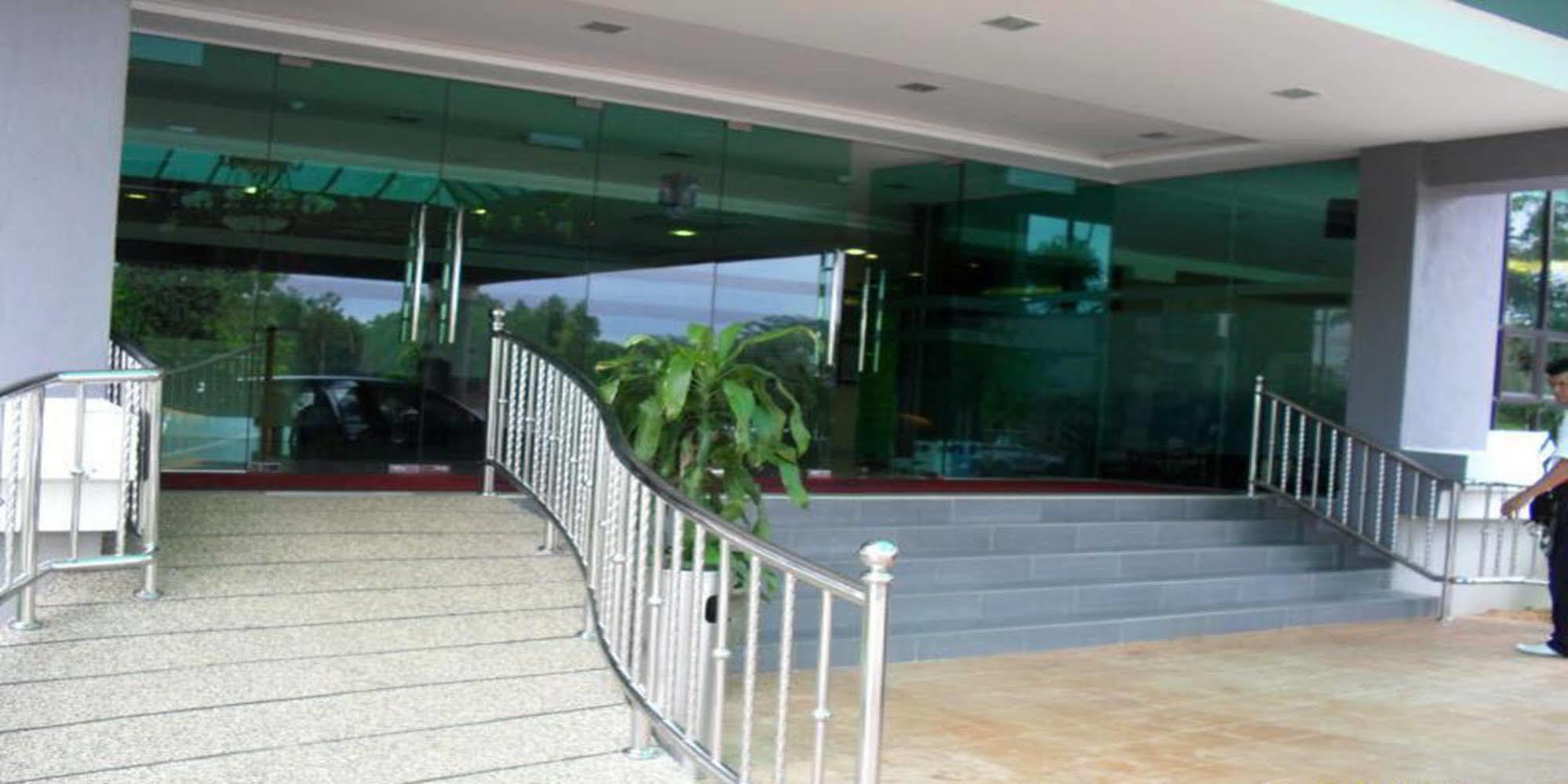 Sutera Hotel Seremban Esterno foto